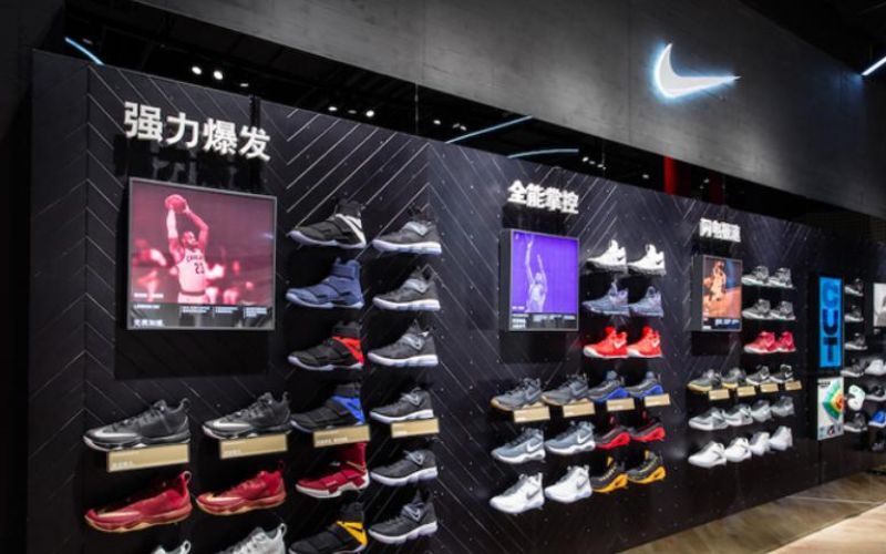 có nên nhập nguồn hàng giày nike?