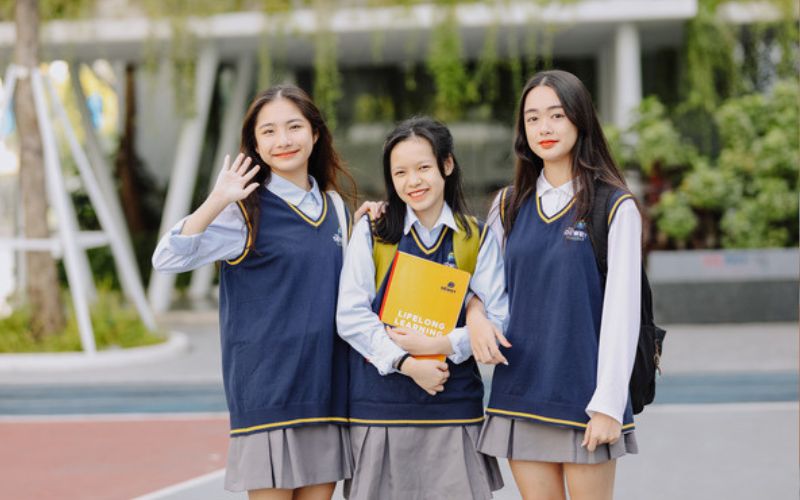 Có nên cho con theo học trường tư thục?